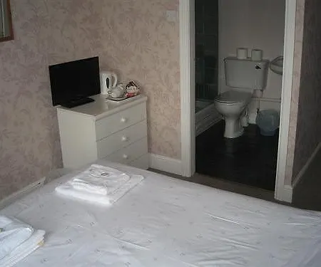 فندق Beaches 2*